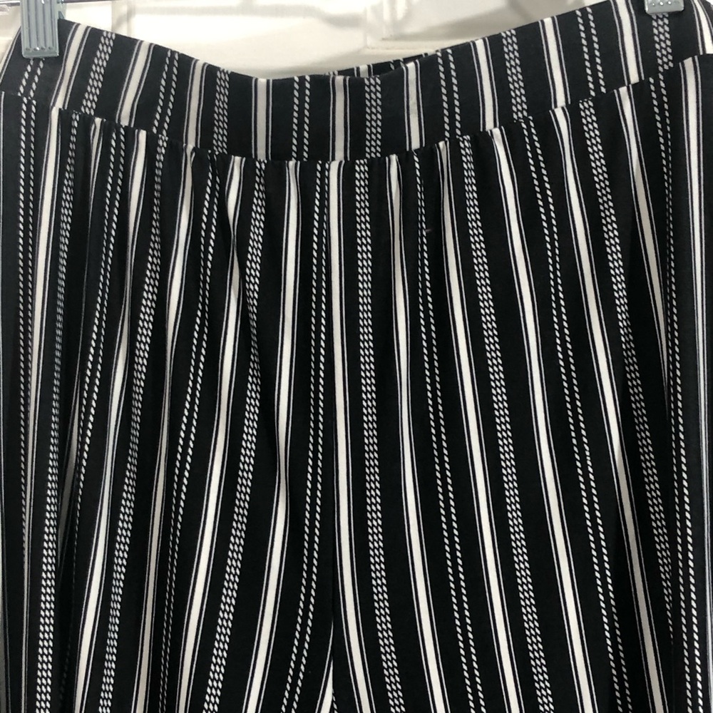 Bobbie Brooks  black white stripe wide leg pants - Picture 5 of 8